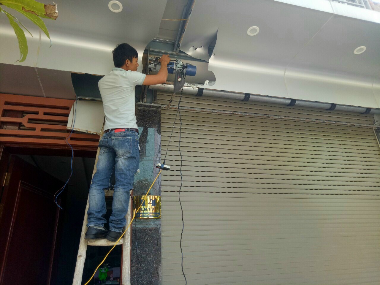 Cứu Hộ Cửa Cuốn Cấp Tốc Phạm Thị Ba