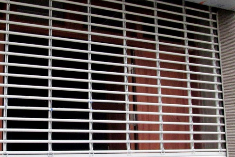 Cửa Cuốn Song Ngang - Mắc Võng